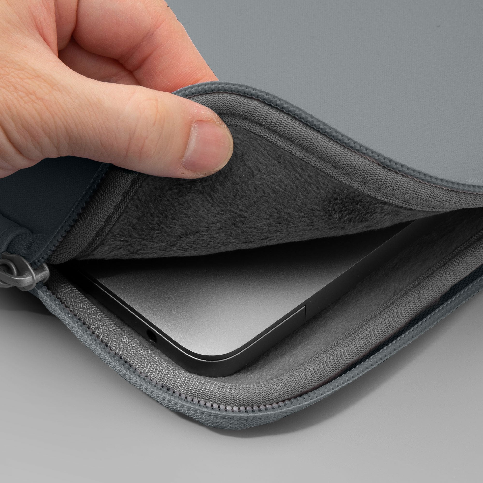 LAUT-HUEX PASTELS Protective Sleeve for Macbook 13-inch-Sleeve Case-MacBook 13"